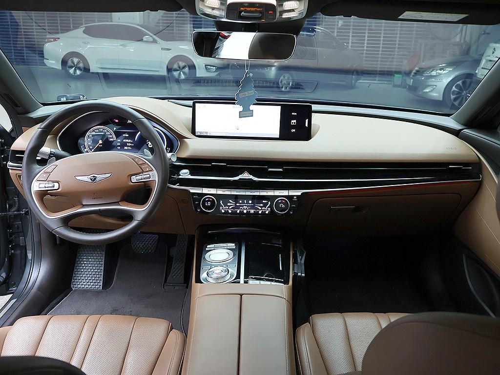 Genesis G80 - Vista 9