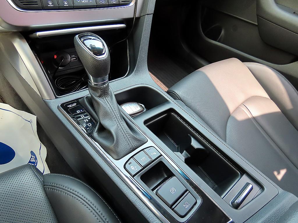 HYUNDAI Sonata - Vista 10