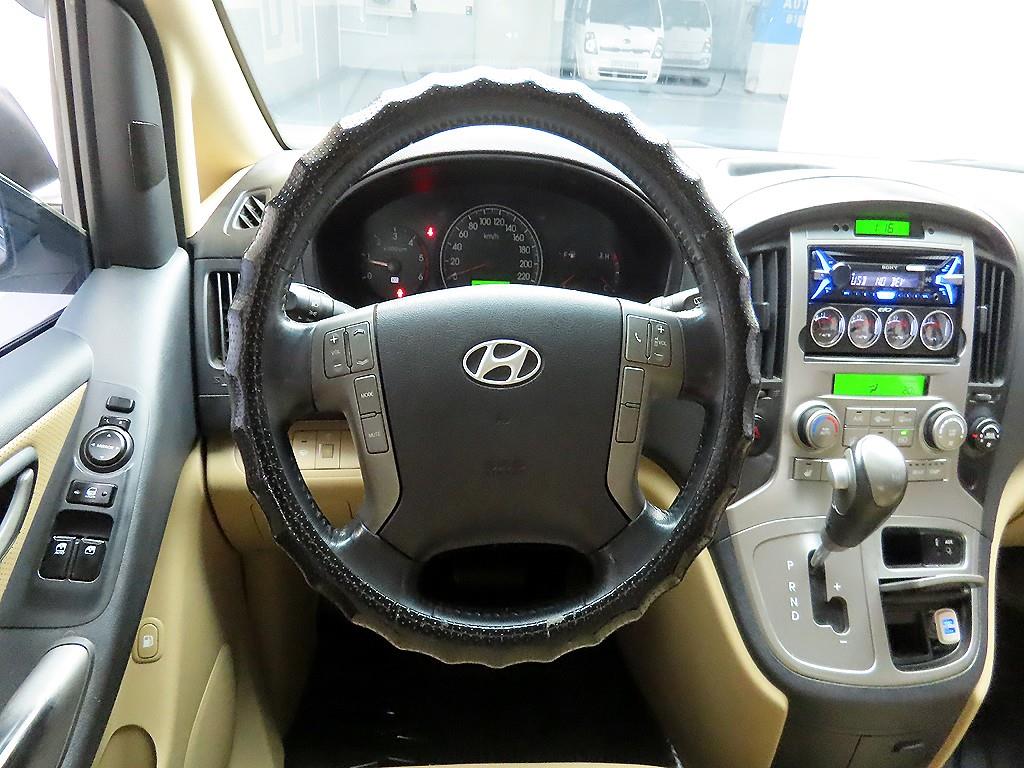 HYUNDAI Starex - Vista 7