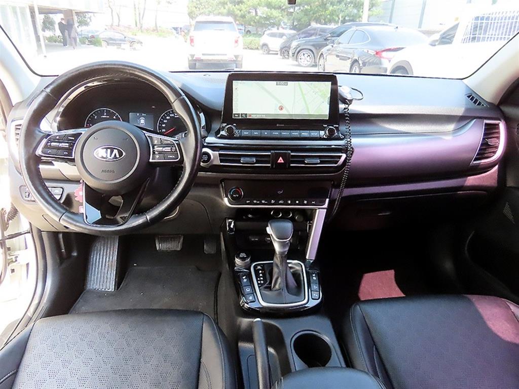KIA Seltos - Vista 7