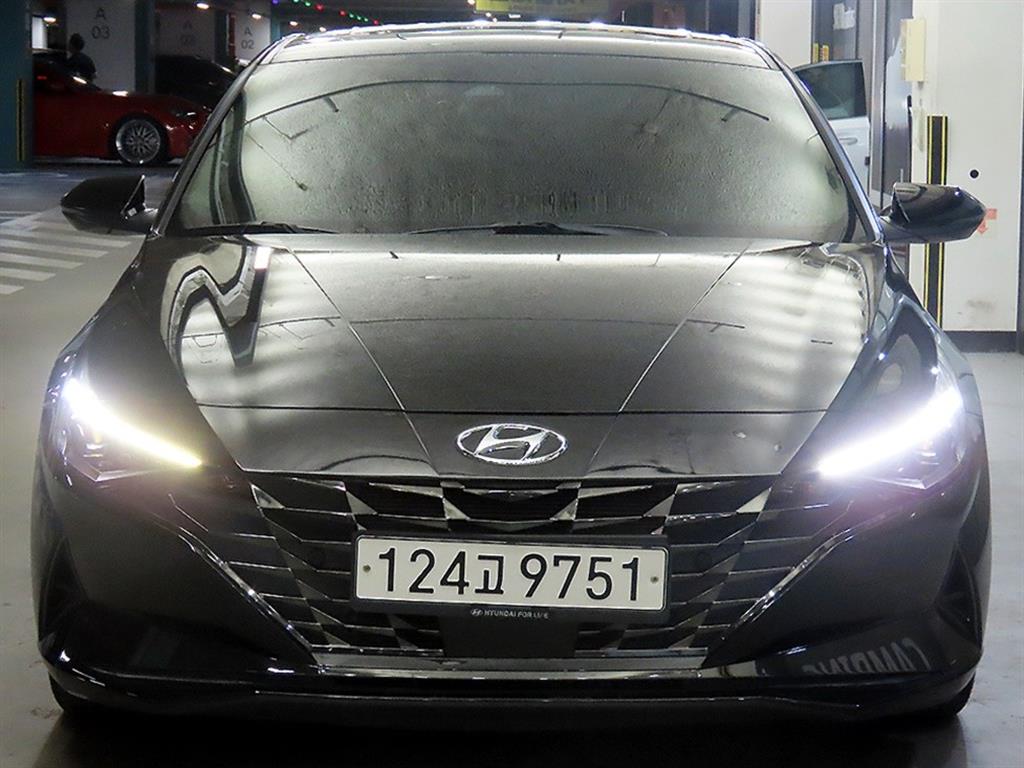 HYUNDAI Avante - Vista 2