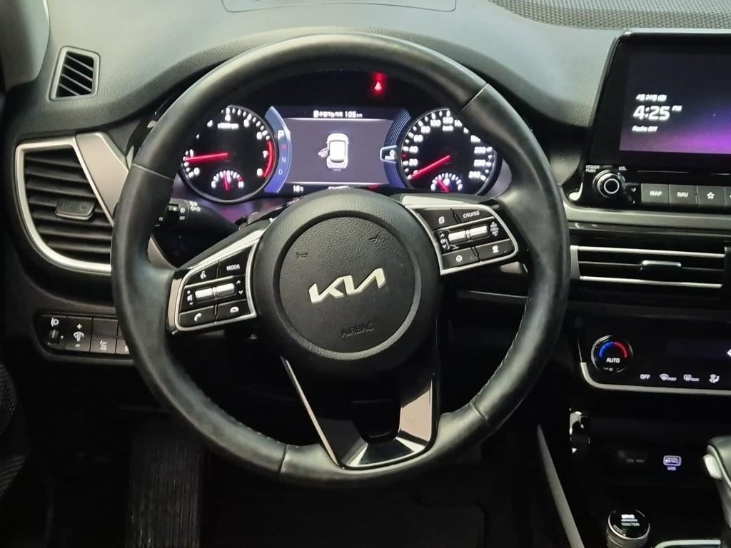 KIA Seltos - Vista 8