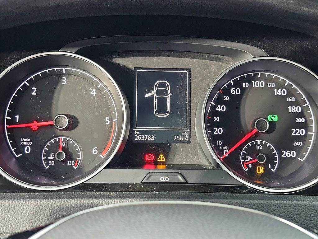 Volkswagen Golf - Vista 7