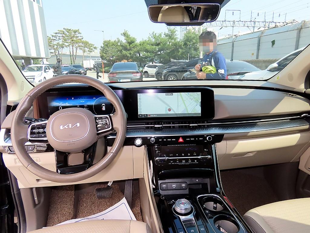 KIA Carnival - Vista 8