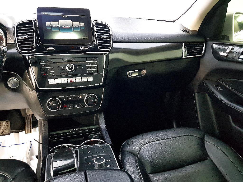 Mercedes Benz GLE Class - Vista 10