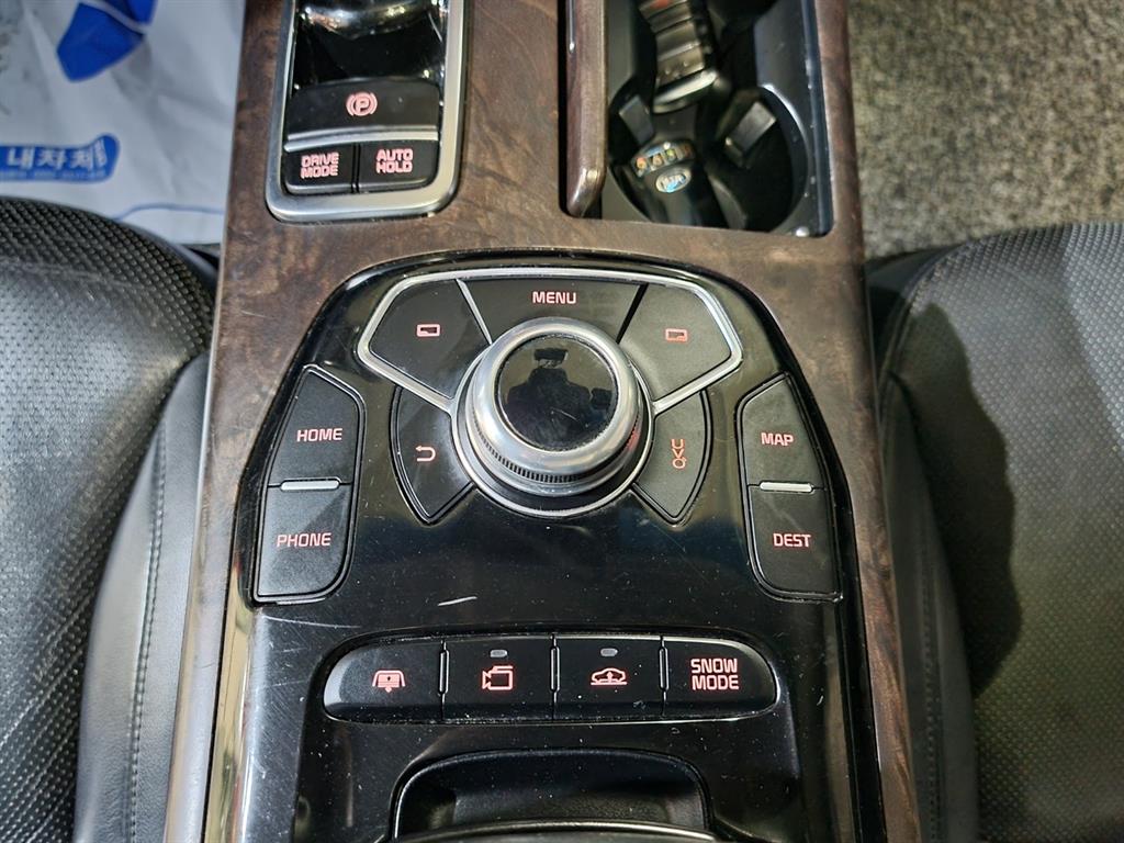 KIA K9 - Vista 9