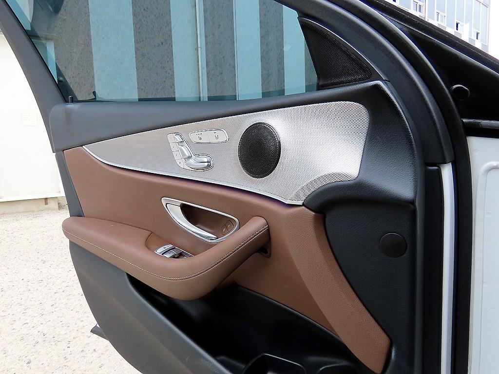 Mercedes Benz E class - Vista 11