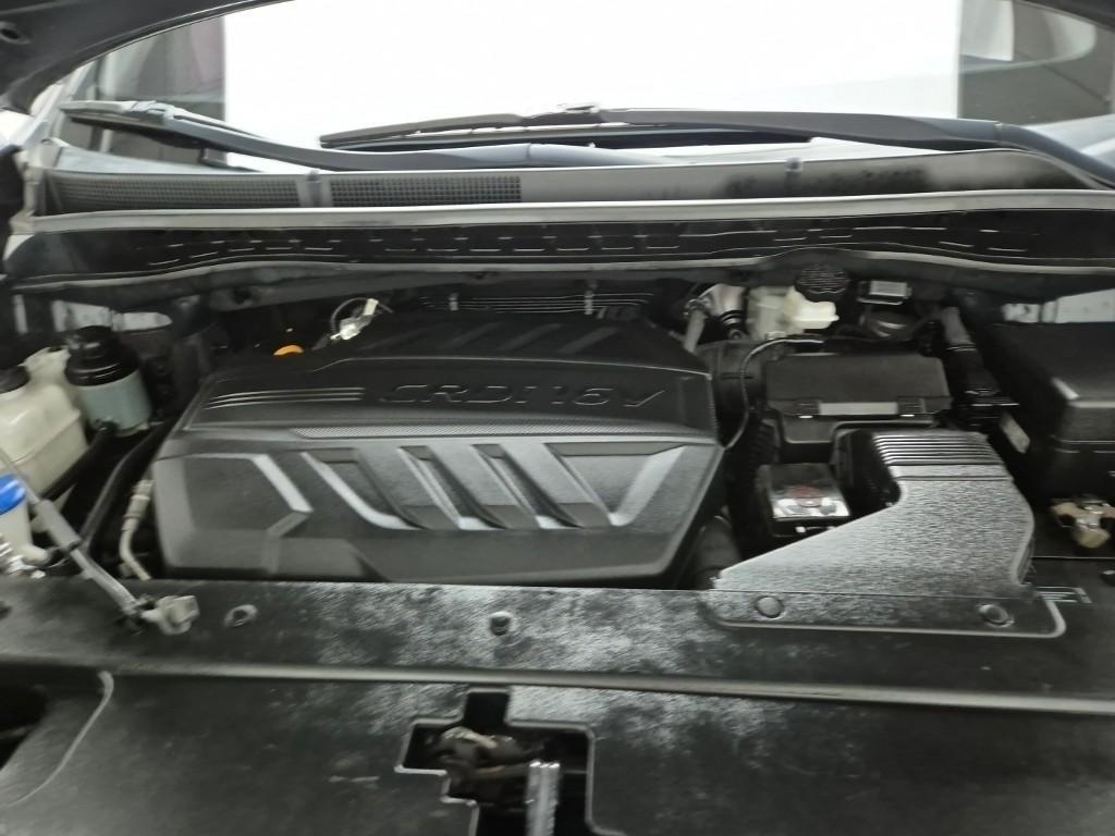 KIA Carnival - Vista 5