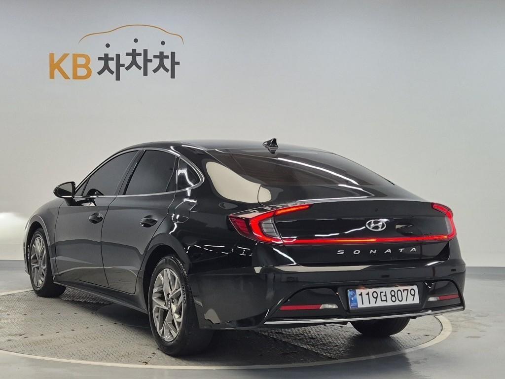 HYUNDAI Sonata - Vista 2