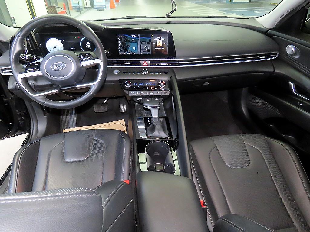 HYUNDAI Avante - Vista 10