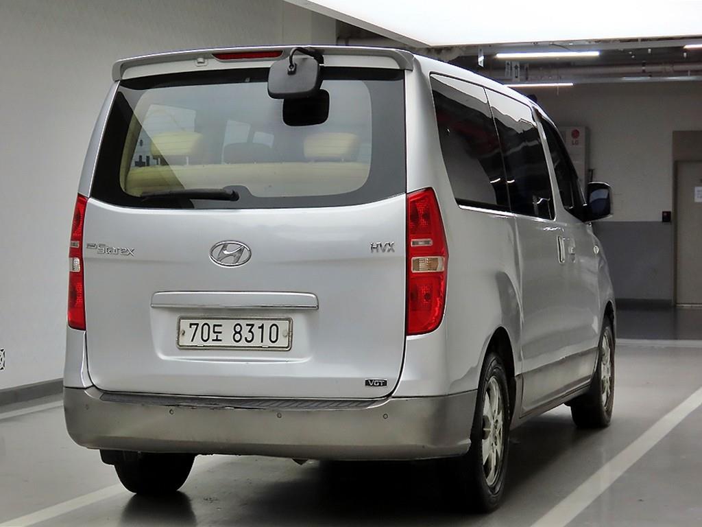 HYUNDAI Starex - Vista 4