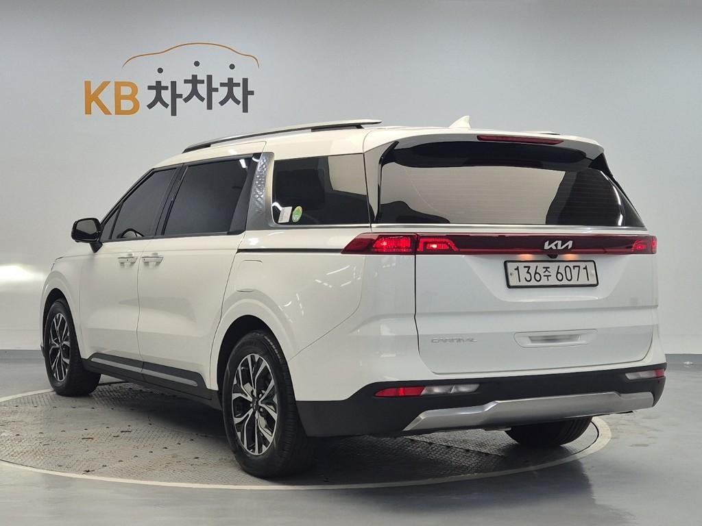 KIA Carnival - Vista 2