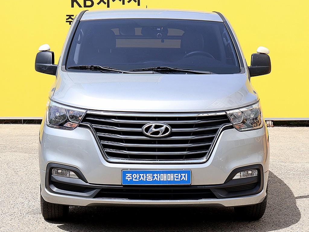 HYUNDAI Starex 2019 Gris - Importación desde Corea - HF Imports Iquique - Foto 1