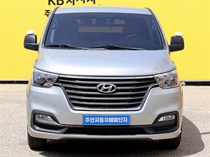 HYUNDAI Starex - Vista 2