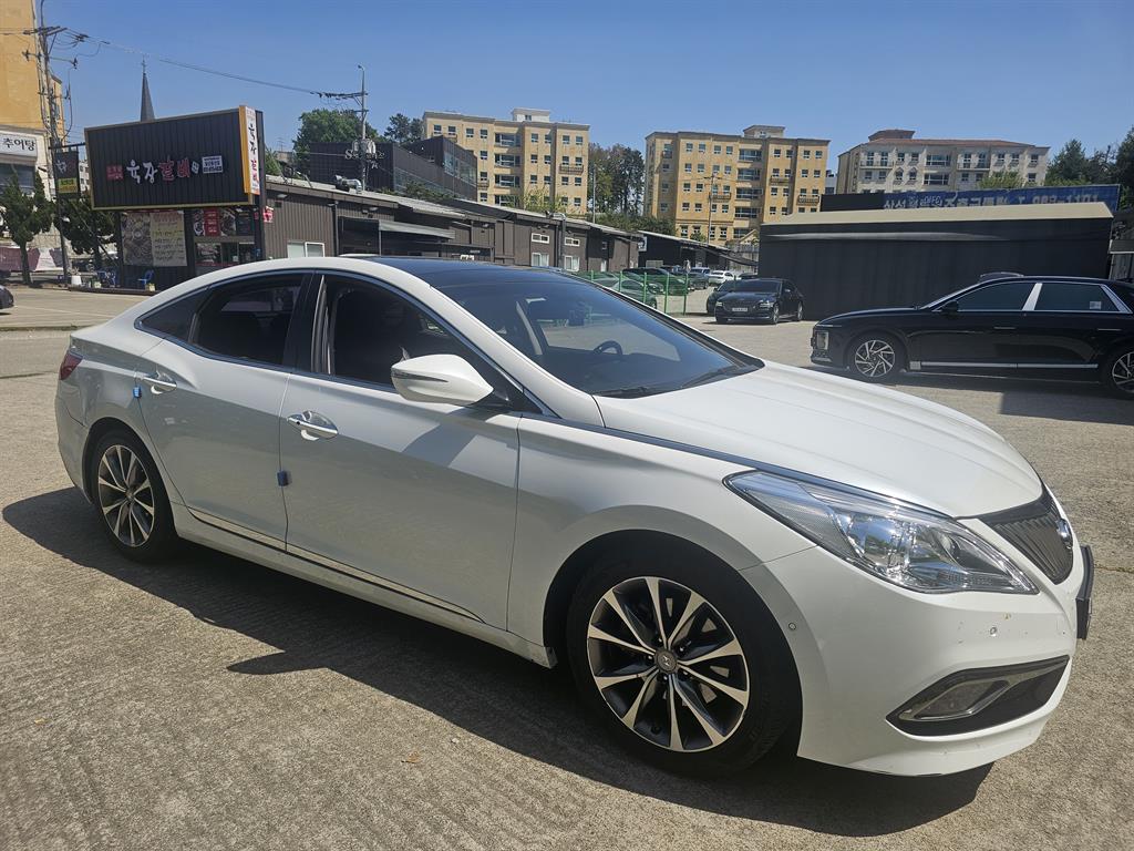 HYUNDAI Grandeur - Vista 5