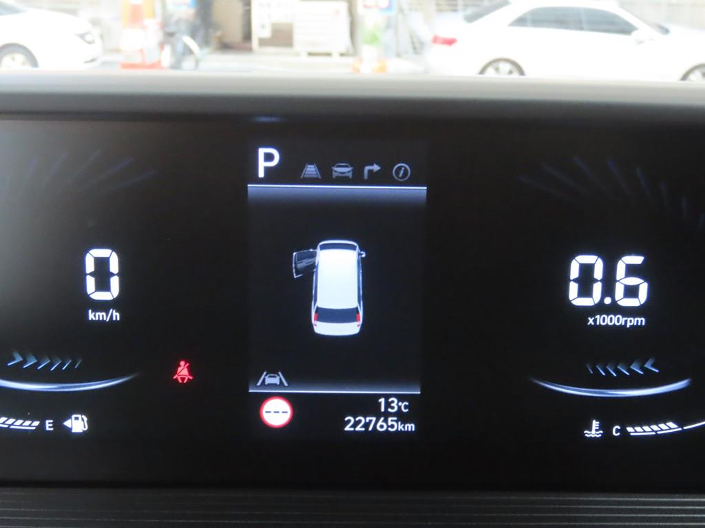HYUNDAI Staria - Vista 8