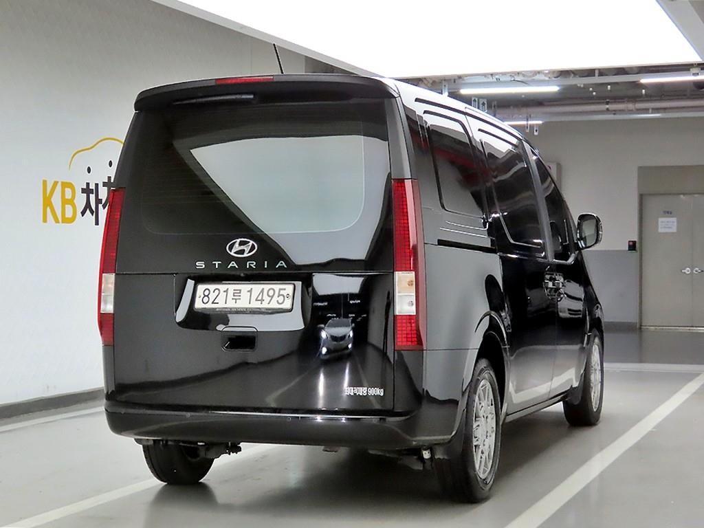 HYUNDAI Staria - Vista 4