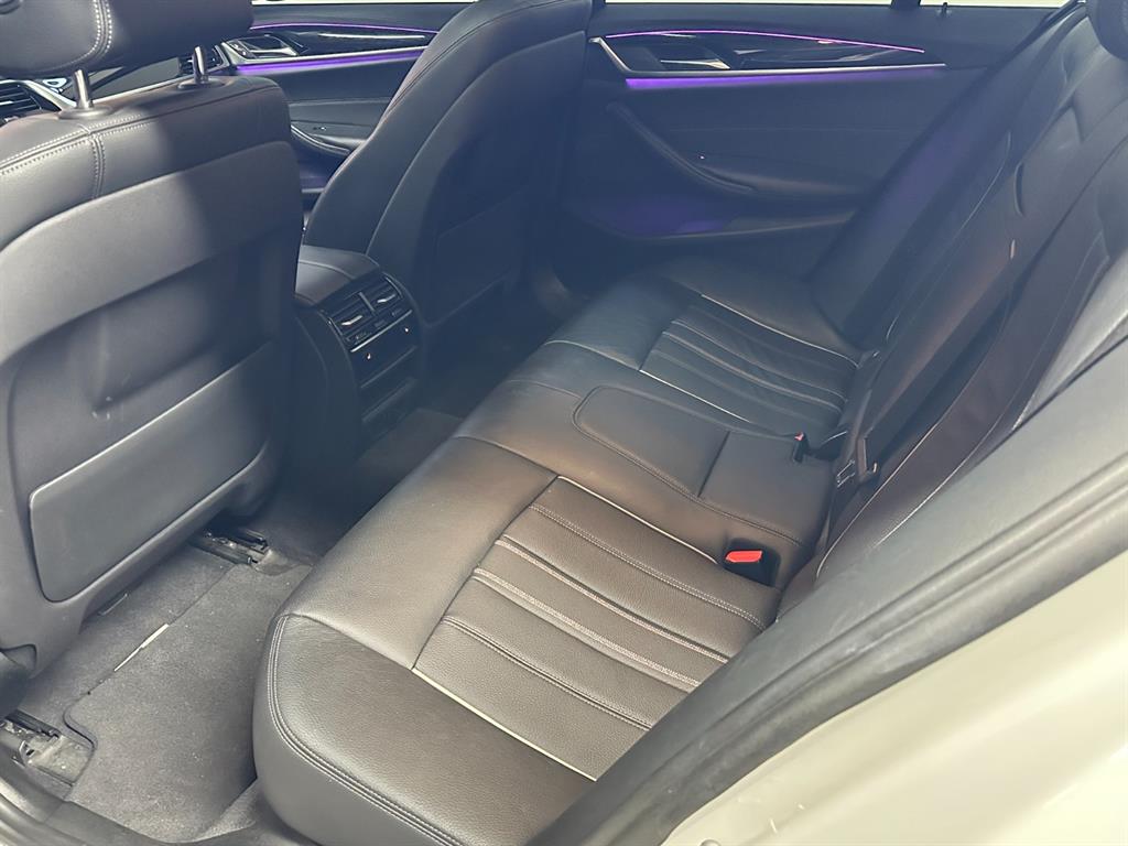 BMW 5 Series - Vista 5