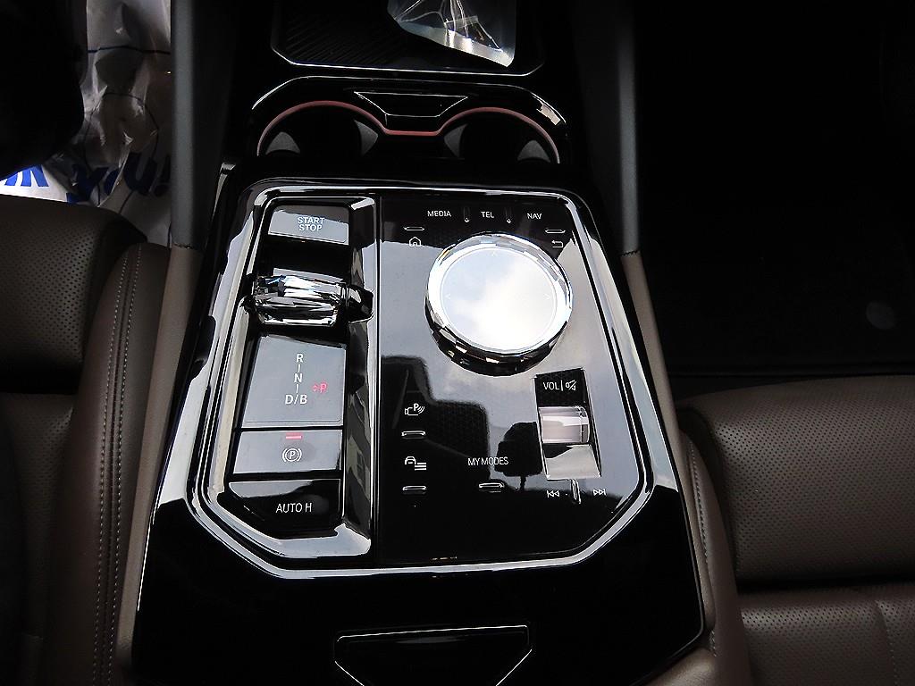 BMW i5 - Vista 11