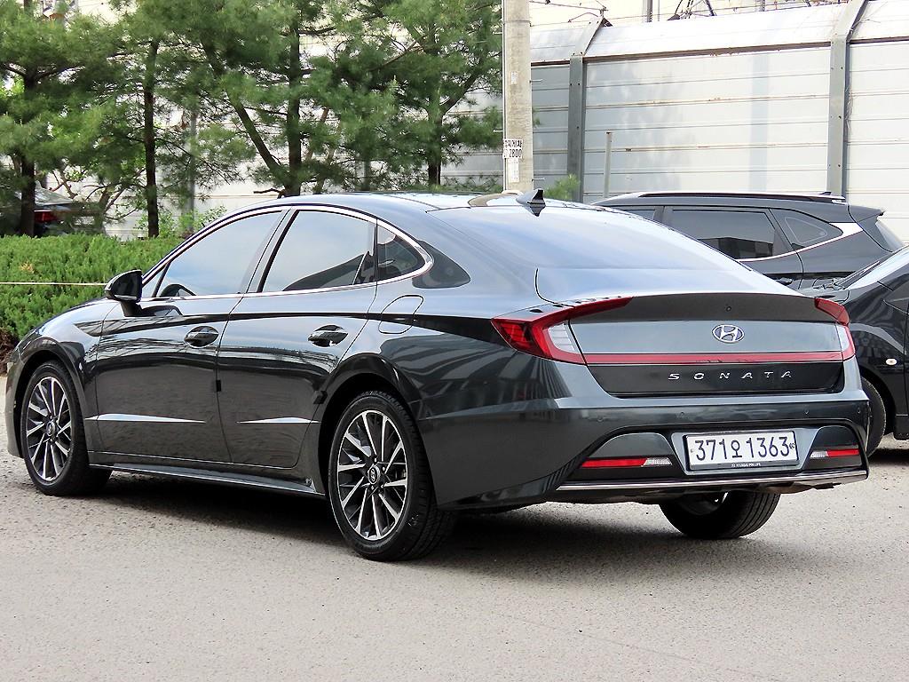 HYUNDAI Sonata - Vista 3