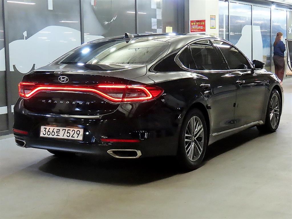 HYUNDAI Grandeur - Vista 4