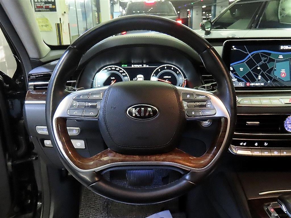 KIA K9 - Vista 8