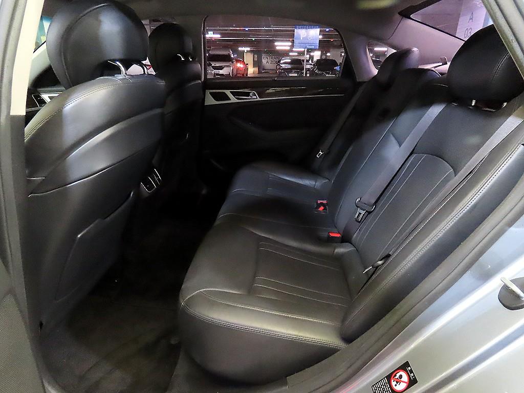 HYUNDAI Genesis - Vista 7