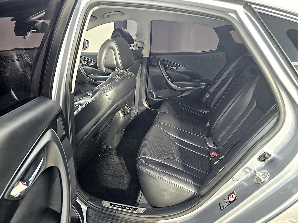 HYUNDAI Grandeur - Vista 9