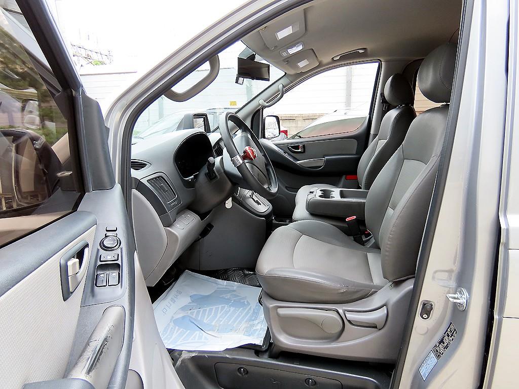 HYUNDAI Starex - Vista 5