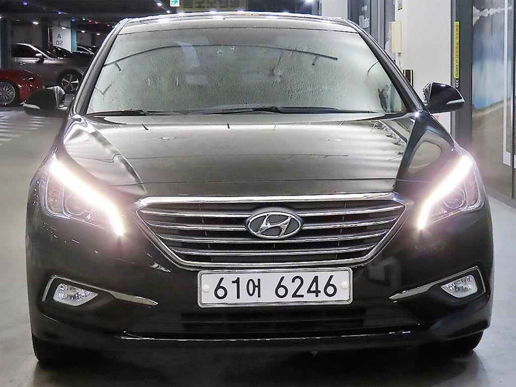 HYUNDAI Sonata - Vista 2