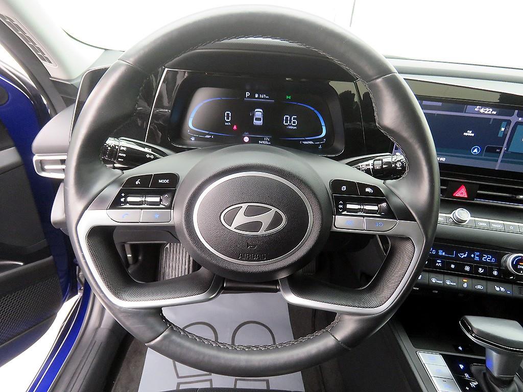 HYUNDAI Avante - Vista 11