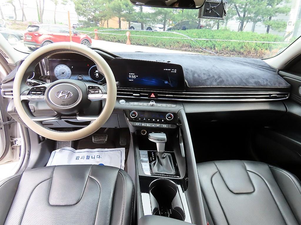HYUNDAI Avante - Vista 7