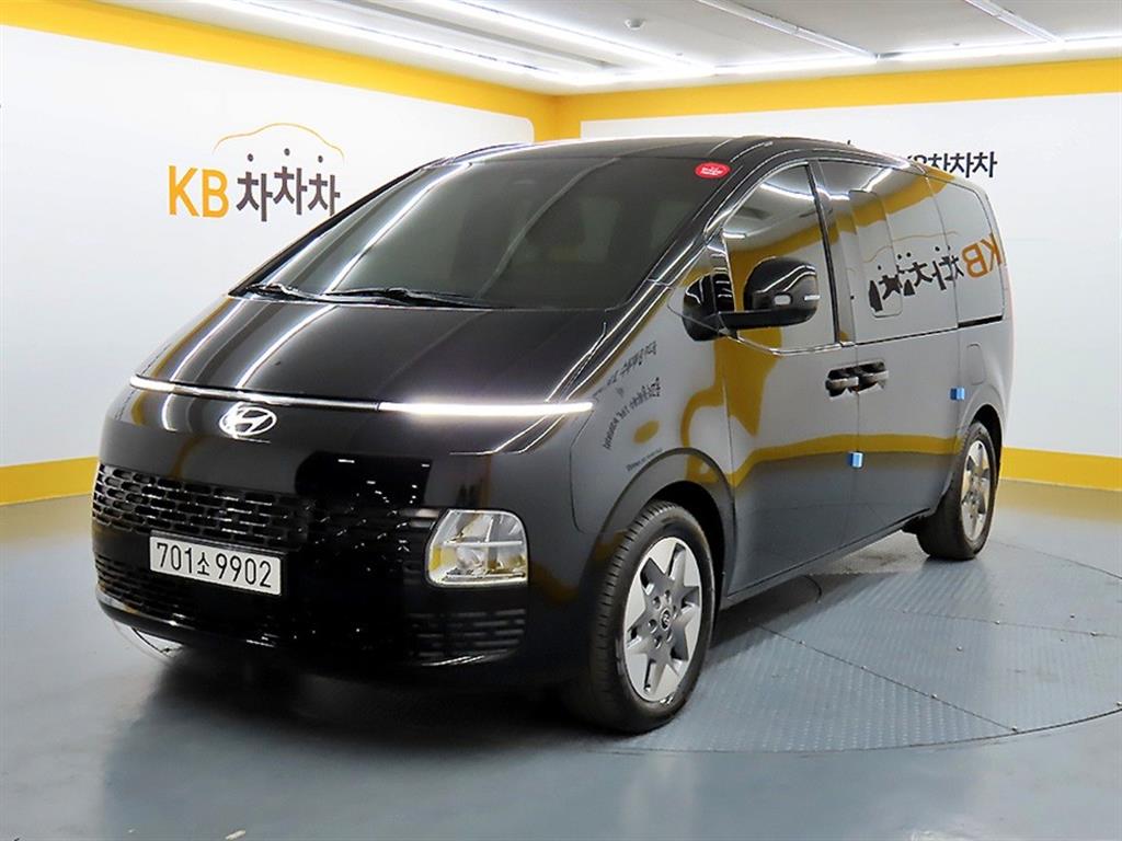 HYUNDAI Staria - Vista 2