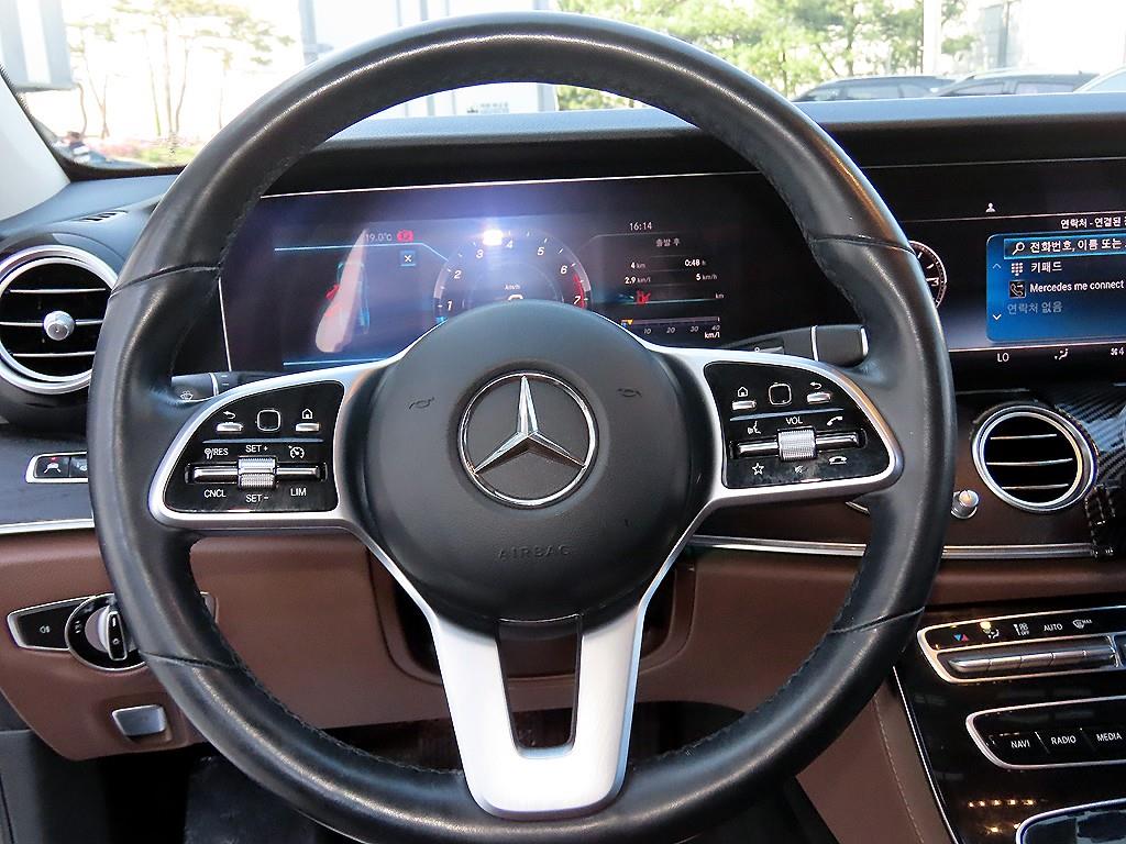 Mercedes Benz E class - Vista 8