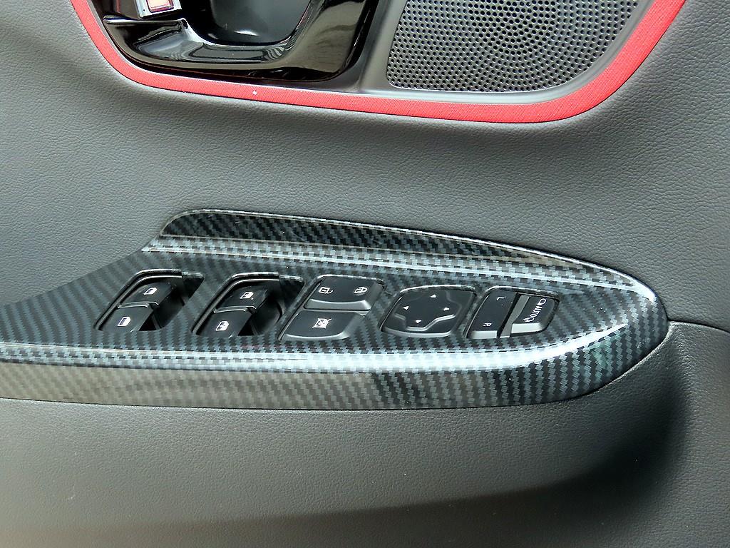 HYUNDAI Kona - Vista 12
