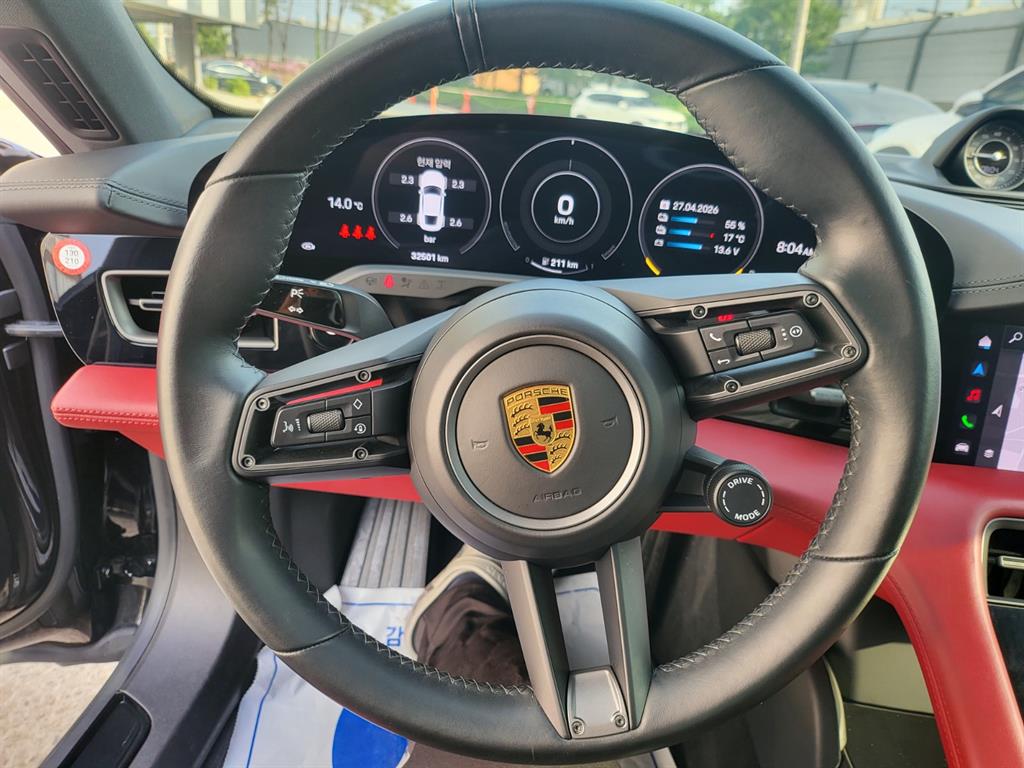 Porsche Taycan - Vista 8