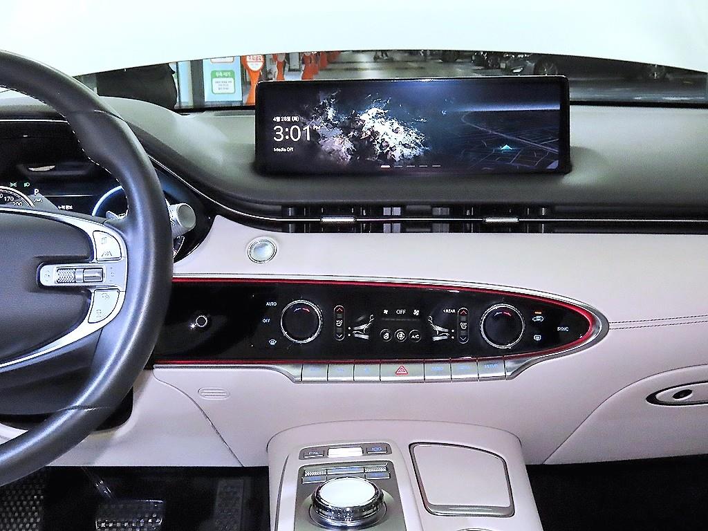 Genesis GV70 - Vista 11