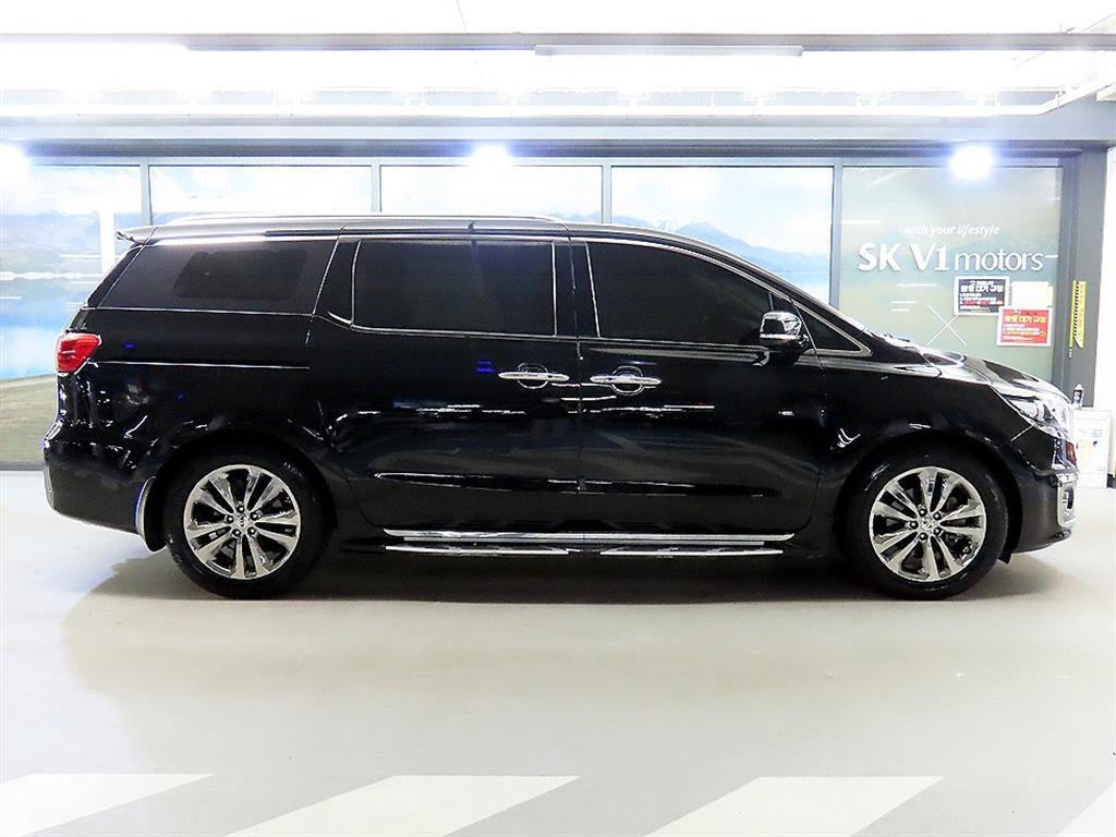 KIA Carnival - Vista 3