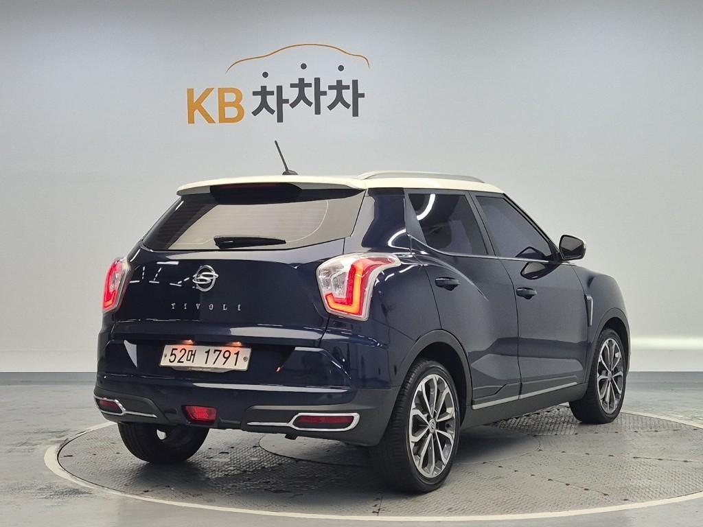 Ssangyong Tivoli - Vista 3