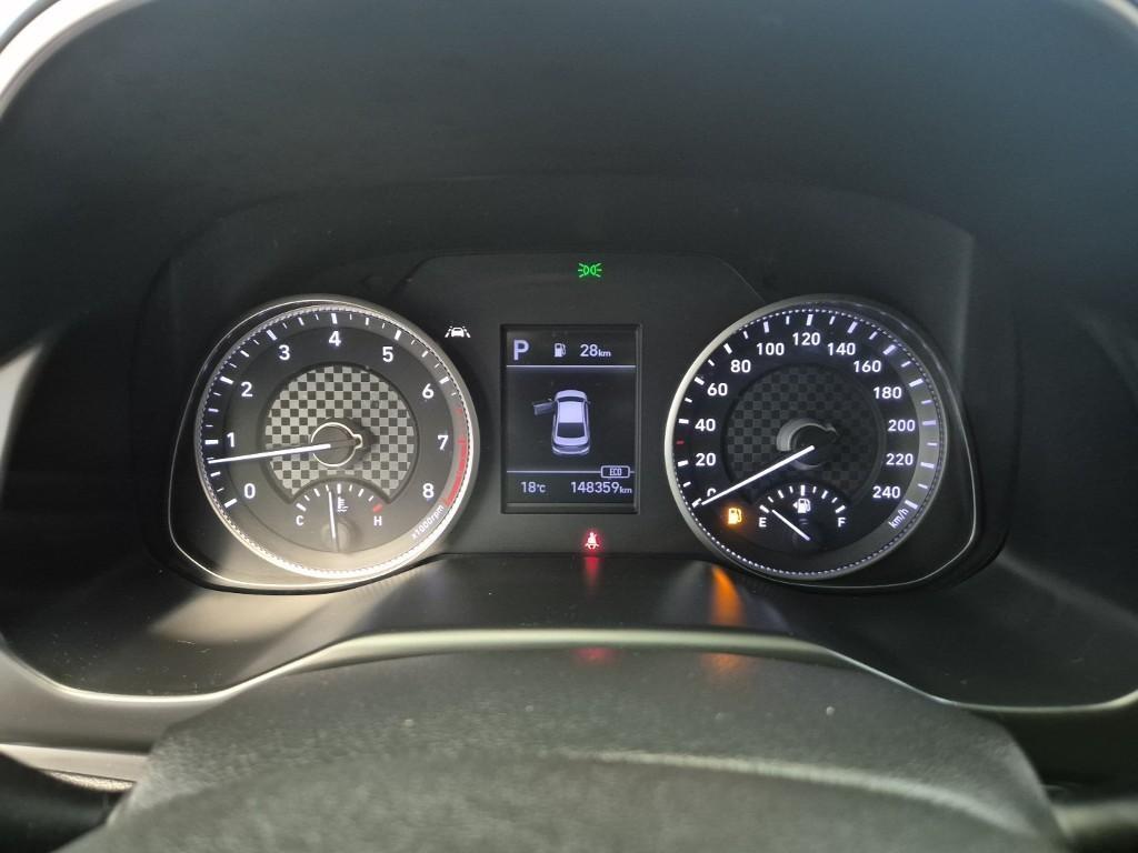 HYUNDAI Avante - Vista 6