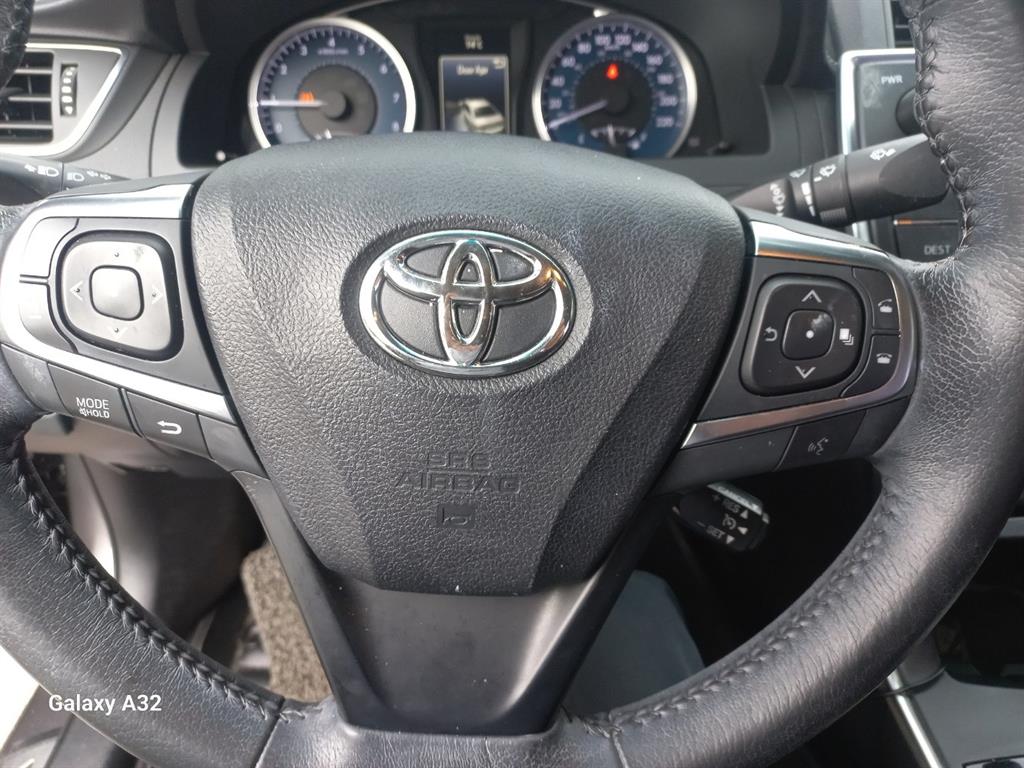 Toyota Camry - Vista 8