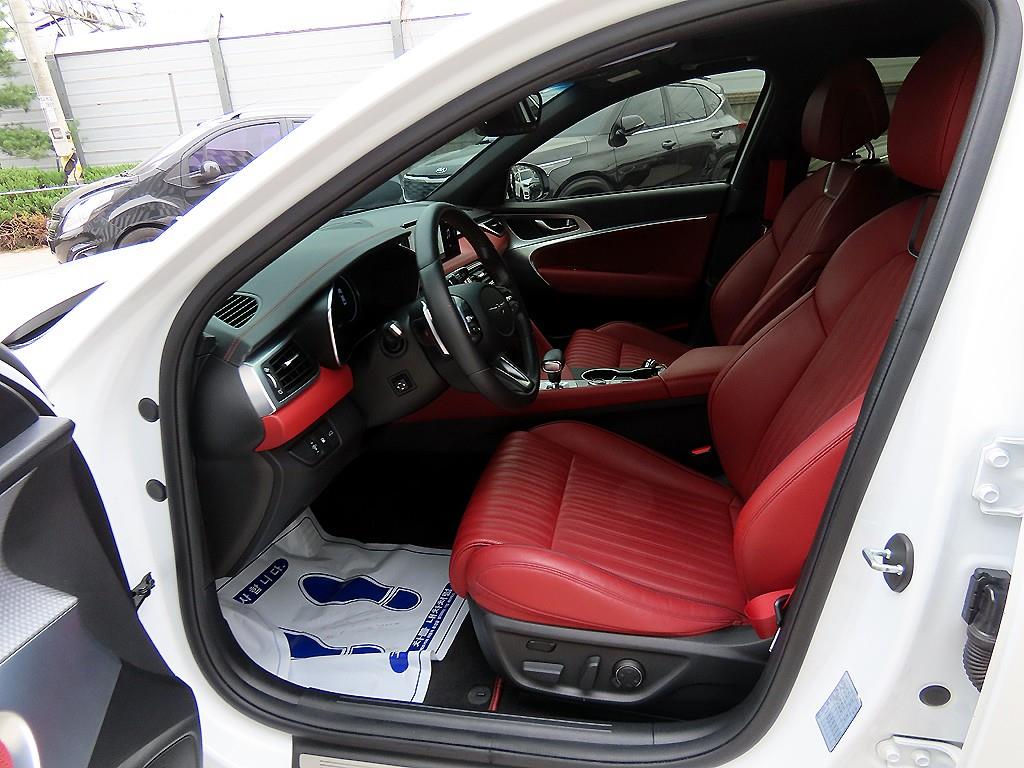 Genesis G70 - Vista 5