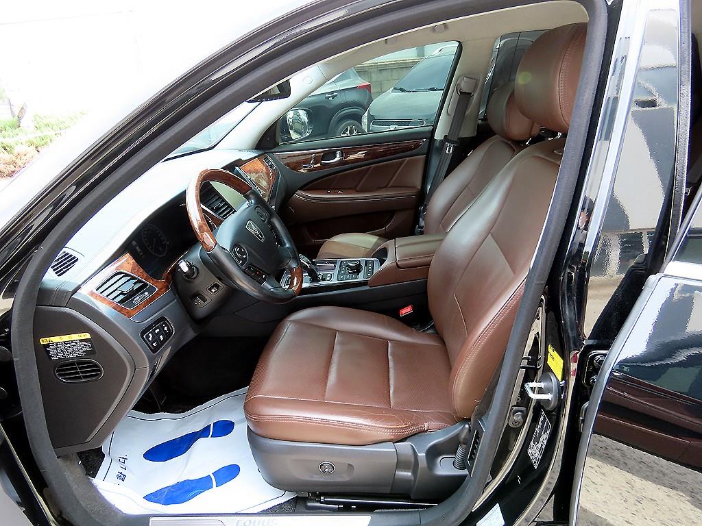 HYUNDAI Equus - Vista 5