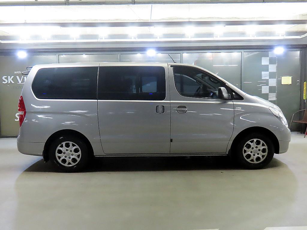 HYUNDAI Starex - Vista 3