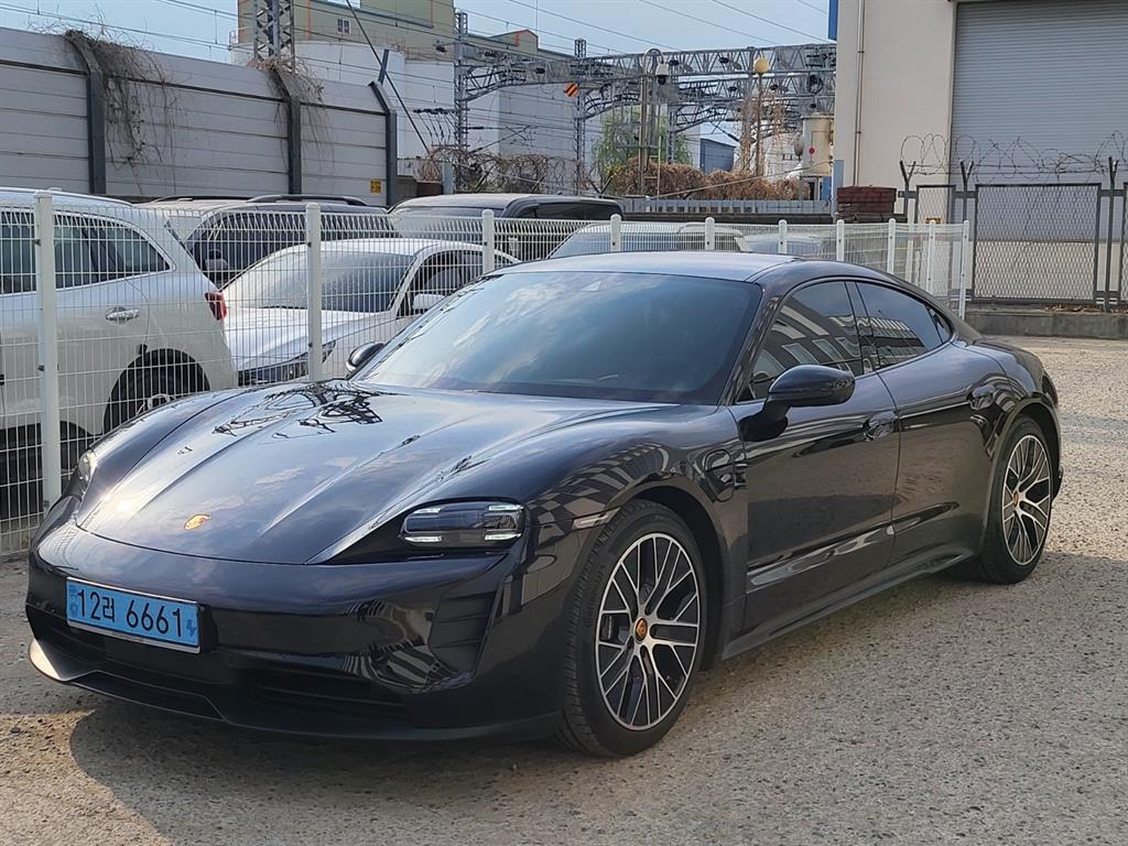 Porsche Taycan - Vista 2