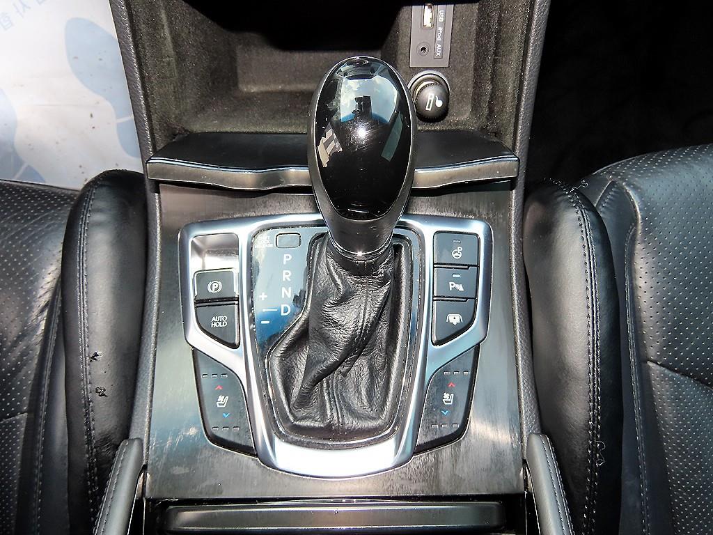 HYUNDAI Grandeur - Vista 10