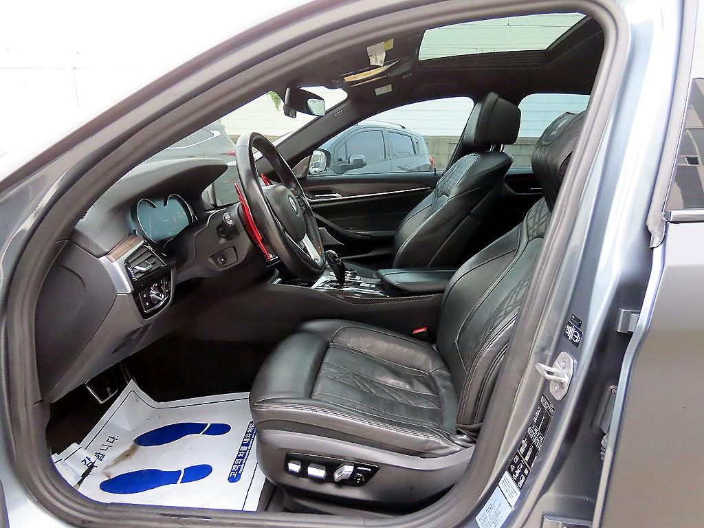 BMW 5 Series - Vista 5