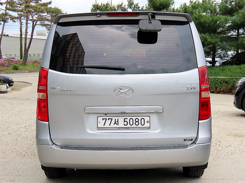 HYUNDAI Starex - Vista 4