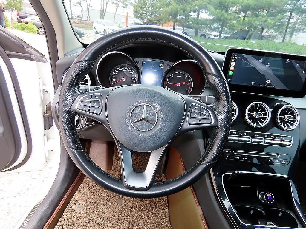 Mercedes Benz C Class - Vista 8