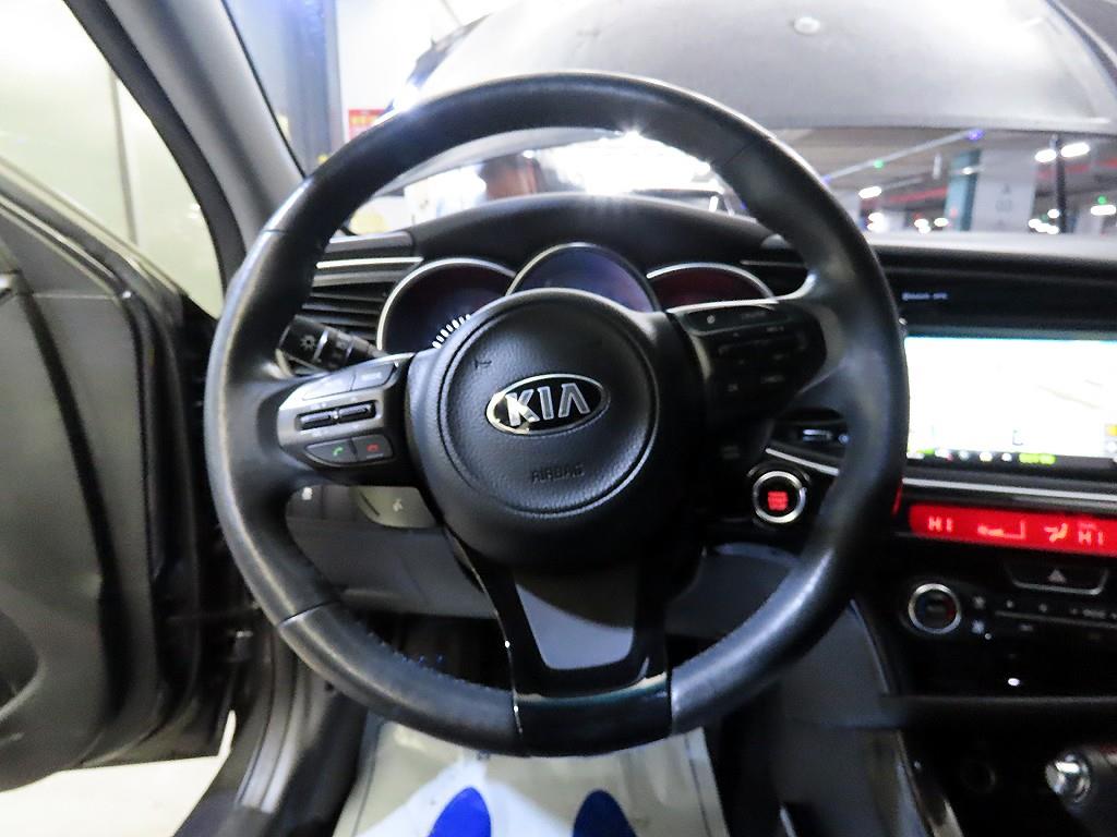 KIA K5 - Vista 8